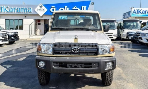 Buy Import Toyota Land Cruiser Beige Car in Import - Dubai in Barbados Buy Import Toyota Land Cruiser Beige Car in Import - Dubai in Barbados