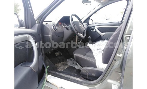 Buy Import Renault Duster Green Car in Import - Dubai in Barbados Buy Import Renault Duster Green Car in Import - Dubai in Barbados