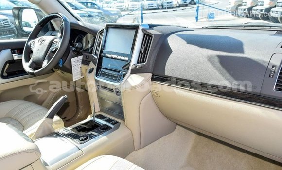 Buy Import Toyota Land Cruiser White Car in Import - Dubai in Barbados Buy Import Toyota Land Cruiser White Car in Import - Dubai in Barbados
