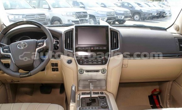 Buy Import Toyota Land Cruiser White Car in Import - Dubai in Barbados Buy Import Toyota Land Cruiser White Car in Import - Dubai in Barbados