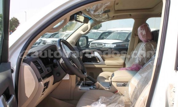 Buy Import Toyota Land Cruiser White Car in Import - Dubai in Barbados Buy Import Toyota Land Cruiser White Car in Import - Dubai in Barbados