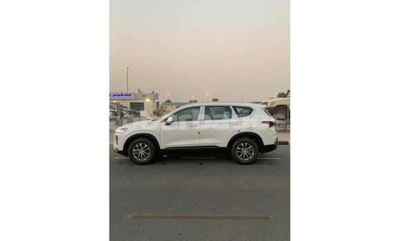 Buy Import Hyundai Santa Fe White Car in Import - Dubai in Barbados Buy Import Hyundai Santa Fe White Car in Import - Dubai in Barbados