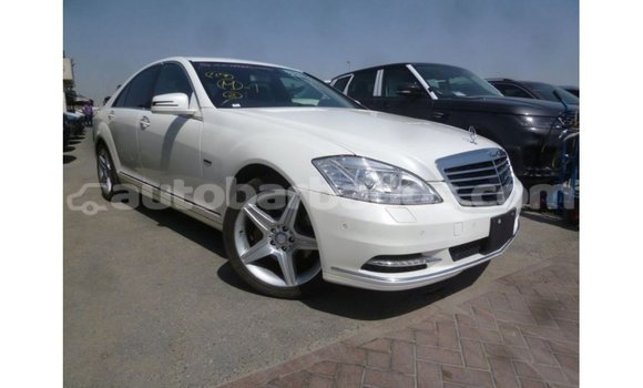 Buy Import Mercedes-Benz 190 (W201) White Car in Import - Dubai in Barbados Buy Import Mercedes-Benz 190 (W201) White Car in Import - Dubai in Barbados