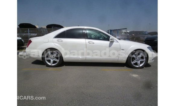 Buy Import Mercedes-Benz 190 (W201) White Car in Import - Dubai in Barbados Buy Import Mercedes-Benz 190 (W201) White Car in Import - Dubai in Barbados