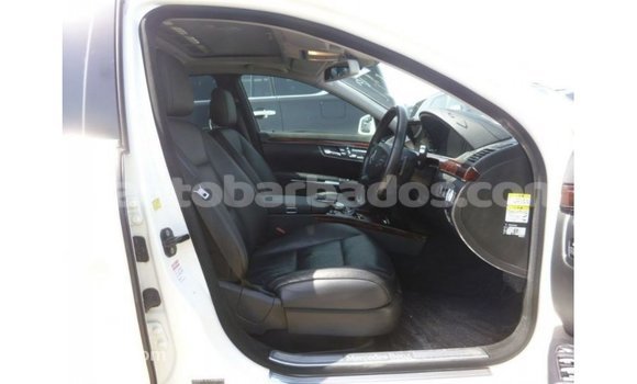 Buy Import Mercedes-Benz 190 (W201) White Car in Import - Dubai in Barbados Buy Import Mercedes-Benz 190 (W201) White Car in Import - Dubai in Barbados