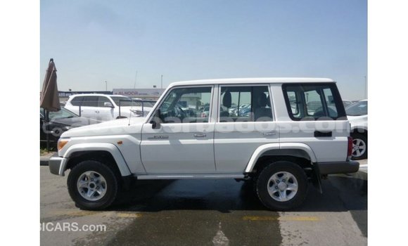 Buy Import Toyota Land Cruiser White Car in Import - Dubai in Barbados Buy Import Toyota Land Cruiser White Car in Import - Dubai in Barbados