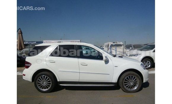 Buy Import Mercedes-Benz 190 (W201) White Car in Import - Dubai in Barbados Buy Import Mercedes-Benz 190 (W201) White Car in Import - Dubai in Barbados
