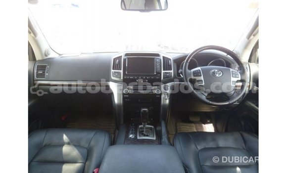 Buy Import Toyota Land Cruiser White Car in Import - Dubai in Barbados Buy Import Toyota Land Cruiser White Car in Import - Dubai in Barbados