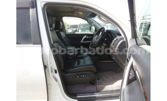 Buy Import Toyota Land Cruiser White Car in Import - Dubai in Barbados Buy Import Toyota Land Cruiser White Car in Import - Dubai in Barbados