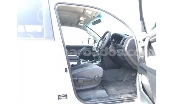Buy Import Toyota Land Cruiser White Car in Import - Dubai in Barbados Buy Import Toyota Land Cruiser White Car in Import - Dubai in Barbados