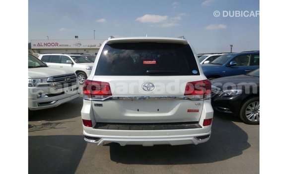 Buy Import Toyota Land Cruiser White Car in Import - Dubai in Barbados Buy Import Toyota Land Cruiser White Car in Import - Dubai in Barbados