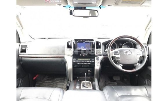 Buy Import Toyota Land Cruiser White Car in Import - Dubai in Barbados Buy Import Toyota Land Cruiser White Car in Import - Dubai in Barbados