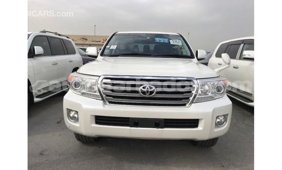 Buy Import Toyota Land Cruiser White Car in Import - Dubai in Barbados Buy Import Toyota Land Cruiser White Car in Import - Dubai in Barbados
