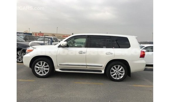 Buy Import Toyota Land Cruiser White Car in Import - Dubai in Barbados Buy Import Toyota Land Cruiser White Car in Import - Dubai in Barbados