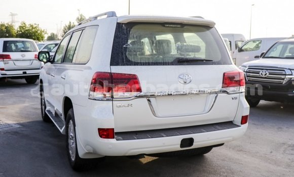 Buy Import Toyota Land Cruiser White Car in Import - Dubai in Barbados Buy Import Toyota Land Cruiser White Car in Import - Dubai in Barbados