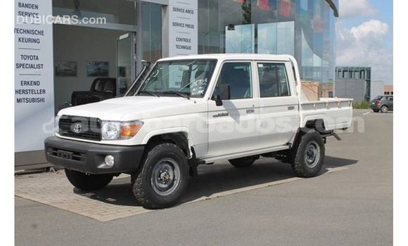 Buy Import Toyota Land Cruiser White Car in Import - Dubai in Barbados Buy Import Toyota Land Cruiser White Car in Import - Dubai in Barbados