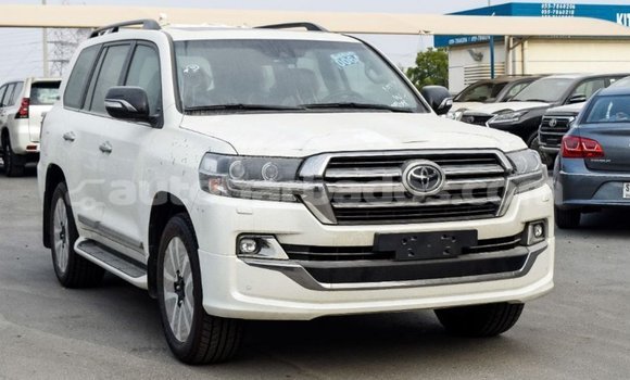 Buy Import Toyota Land Cruiser White Car in Import - Dubai in Barbados Buy Import Toyota Land Cruiser White Car in Import - Dubai in Barbados