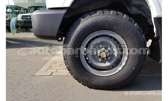Buy Import Toyota Land Cruiser White Car in Import - Dubai in Barbados Buy Import Toyota Land Cruiser White Car in Import - Dubai in Barbados