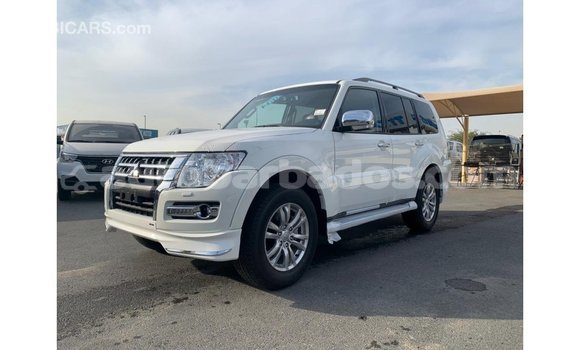 Buy Import Mitsubishi Pajero White Car in Import - Dubai in Barbados Buy Import Mitsubishi Pajero White Car in Import - Dubai in Barbados