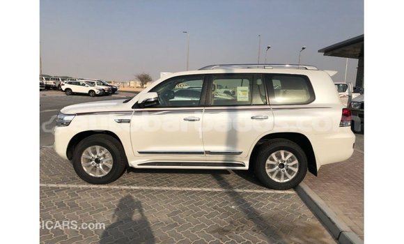 Buy Import Toyota Land Cruiser White Car in Import - Dubai in Barbados Buy Import Toyota Land Cruiser White Car in Import - Dubai in Barbados