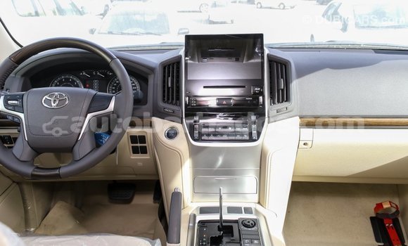 Buy Import Toyota Land Cruiser White Car in Import - Dubai in Barbados Buy Import Toyota Land Cruiser White Car in Import - Dubai in Barbados