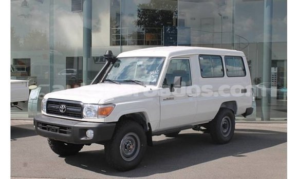 Buy Import Toyota Land Cruiser White Car in Import - Dubai in Barbados Buy Import Toyota Land Cruiser White Car in Import - Dubai in Barbados