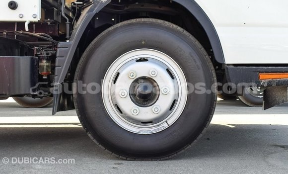 Buy Import Mitsubishi L400 White Truck in Import - Dubai in Barbados