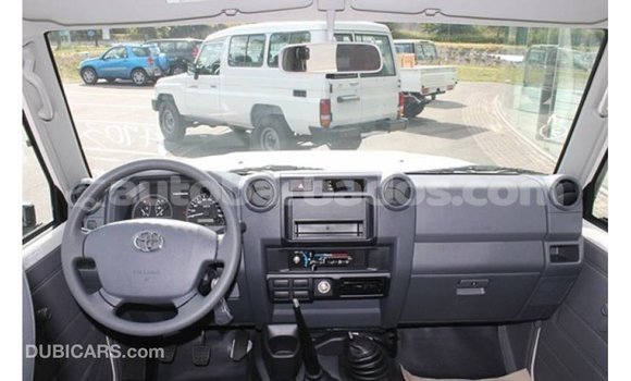 Buy Import Toyota Land Cruiser White Car in Import - Dubai in Barbados Buy Import Toyota Land Cruiser White Car in Import - Dubai in Barbados