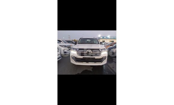 Buy Import Toyota Land Cruiser White Car in Import - Dubai in Barbados Buy Import Toyota Land Cruiser White Car in Import - Dubai in Barbados
