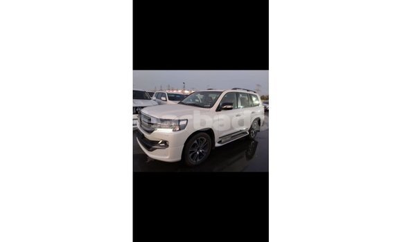 Buy Import Toyota Land Cruiser White Car in Import - Dubai in Barbados Buy Import Toyota Land Cruiser White Car in Import - Dubai in Barbados