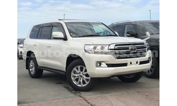 Buy Import Toyota Land Cruiser White Car in Import - Dubai in Barbados Buy Import Toyota Land Cruiser White Car in Import - Dubai in Barbados
