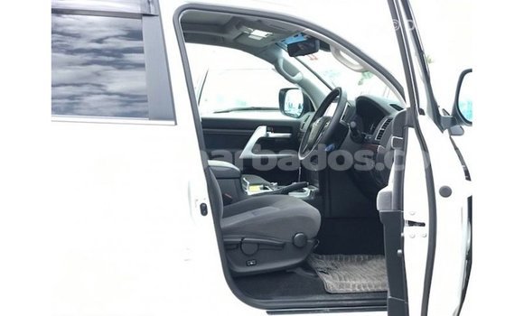 Buy Import Toyota Land Cruiser White Car in Import - Dubai in Barbados Buy Import Toyota Land Cruiser White Car in Import - Dubai in Barbados