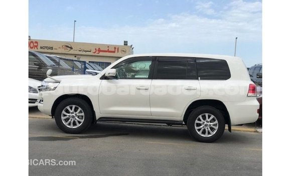 Buy Import Toyota Land Cruiser White Car in Import - Dubai in Barbados Buy Import Toyota Land Cruiser White Car in Import - Dubai in Barbados