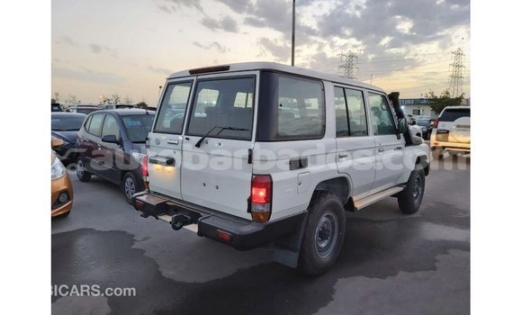 Buy Import Toyota Land Cruiser White Car in Import - Dubai in Barbados Buy Import Toyota Land Cruiser White Car in Import - Dubai in Barbados