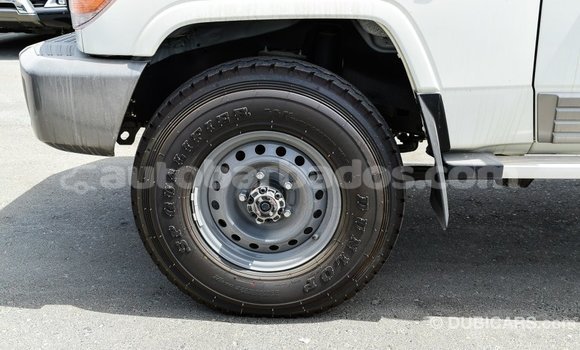 Buy Import Toyota Land Cruiser White Car in Import - Dubai in Barbados Buy Import Toyota Land Cruiser White Car in Import - Dubai in Barbados