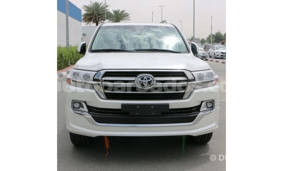 Buy Import Toyota Land Cruiser White Car in Import - Dubai in Barbados Buy Import Toyota Land Cruiser White Car in Import - Dubai in Barbados