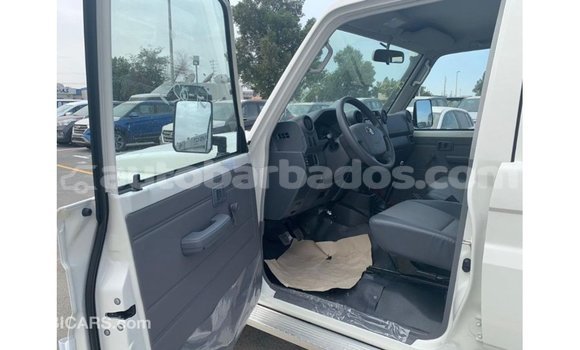 Buy Import Toyota Land Cruiser White Car in Import - Dubai in Barbados Buy Import Toyota Land Cruiser White Car in Import - Dubai in Barbados