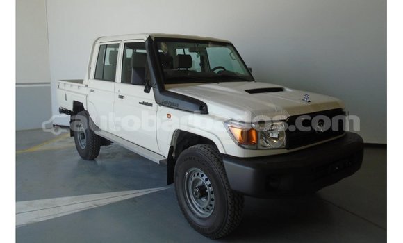 Buy Import Toyota Land Cruiser White Car in Import - Dubai in Barbados Buy Import Toyota Land Cruiser White Car in Import - Dubai in Barbados
