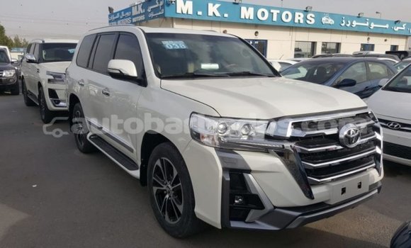 Buy Import Toyota Land Cruiser White Car in Import - Dubai in Barbados Buy Import Toyota Land Cruiser White Car in Import - Dubai in Barbados