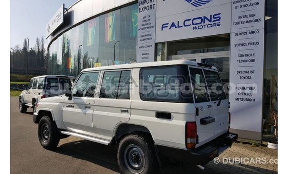 Buy Import Toyota Land Cruiser White Car in Import - Dubai in Barbados Buy Import Toyota Land Cruiser White Car in Import - Dubai in Barbados