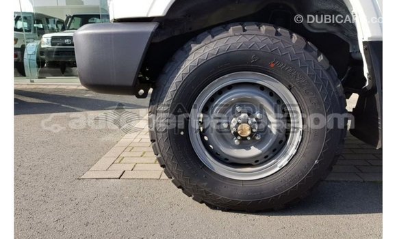 Buy Import Toyota Land Cruiser White Car in Import - Dubai in Barbados Buy Import Toyota Land Cruiser White Car in Import - Dubai in Barbados