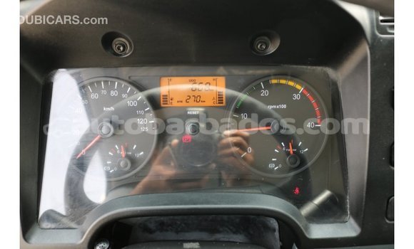 Buy Import Mitsubishi L400 White Truck in Import - Dubai in Barbados