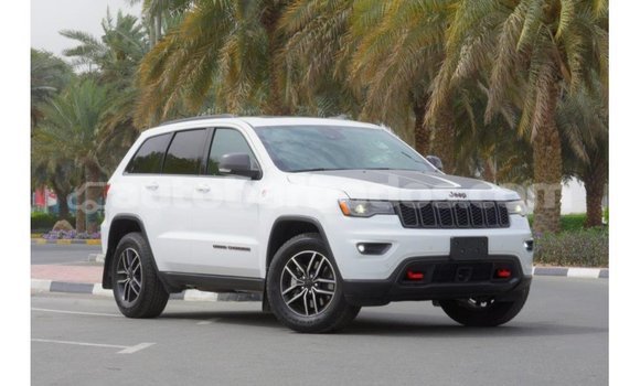 Buy Import Jeep Grand Cherokee White Car in Import - Dubai in Barbados