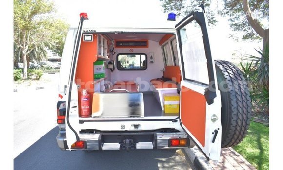 Buy Import Toyota Land Cruiser White Car in Import - Dubai in Barbados Buy Import Toyota Land Cruiser White Car in Import - Dubai in Barbados