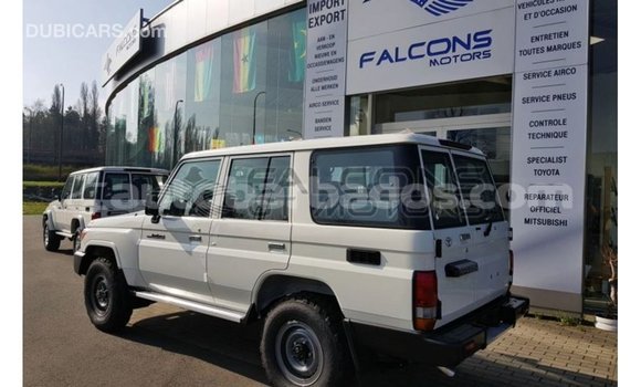 Buy Import Toyota Land Cruiser White Car in Import - Dubai in Barbados Buy Import Toyota Land Cruiser White Car in Import - Dubai in Barbados