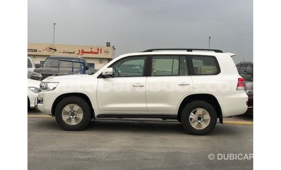 Buy Import Toyota Land Cruiser White Car in Import - Dubai in Barbados Buy Import Toyota Land Cruiser White Car in Import - Dubai in Barbados