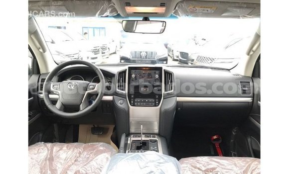 Buy Import Toyota Land Cruiser White Car in Import - Dubai in Barbados Buy Import Toyota Land Cruiser White Car in Import - Dubai in Barbados