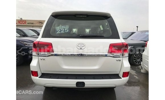 Buy Import Toyota Land Cruiser White Car in Import - Dubai in Barbados Buy Import Toyota Land Cruiser White Car in Import - Dubai in Barbados
