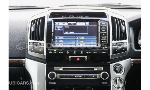 Buy Import Toyota Land Cruiser White Car in Import - Dubai in Barbados Buy Import Toyota Land Cruiser White Car in Import - Dubai in Barbados