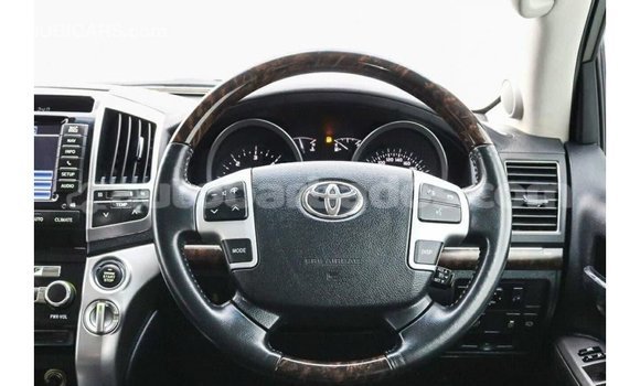 Buy Import Toyota Land Cruiser White Car in Import - Dubai in Barbados Buy Import Toyota Land Cruiser White Car in Import - Dubai in Barbados
